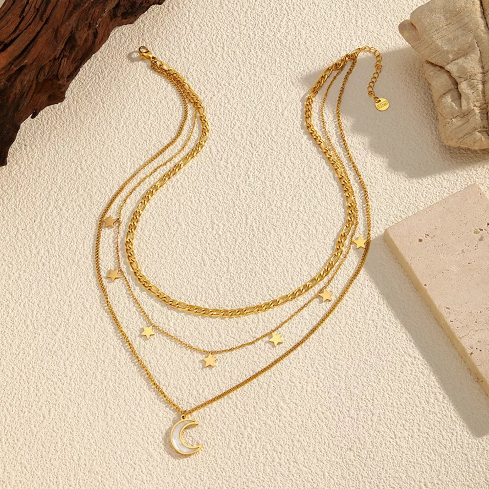 necklace in gold featuring layered and straight fit