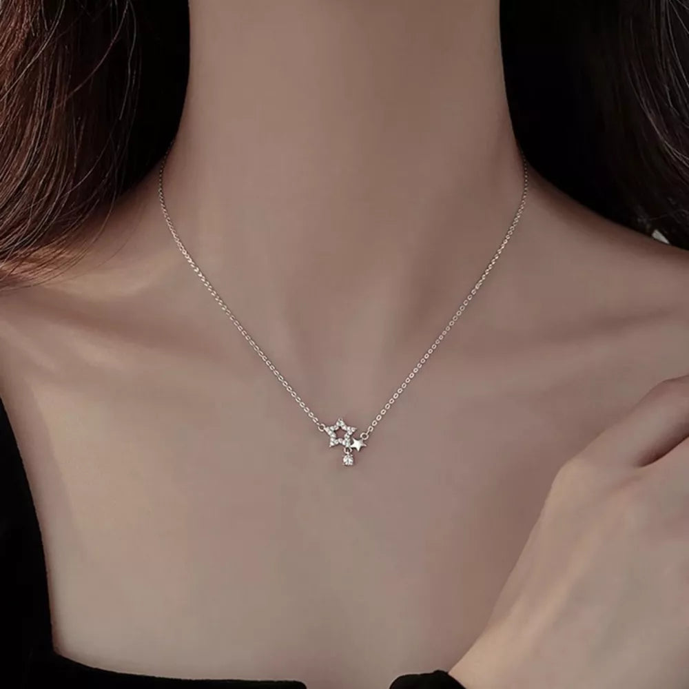 necklace in silver featuring zircon accents and regular fit