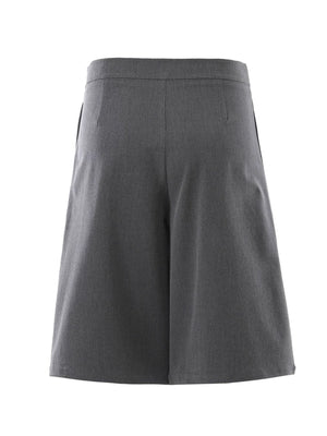95%polyester,5%spandex Care instructions: Machine wash cold capris in Black with relaxed silhouette