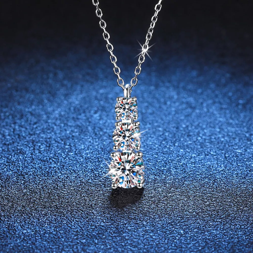 925 sterling silver,Moissanite Carat weight: 1 necklace in light blue with straight silhouette