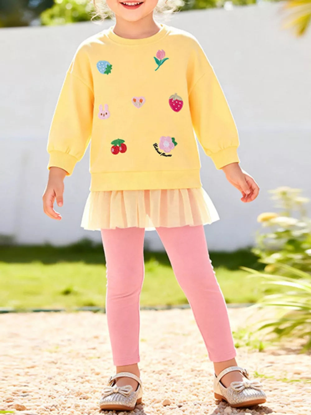 sweatshirt in yellow featuring tiered and relaxed fit
