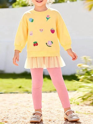 sweatshirt in yellow featuring tiered and relaxed fit