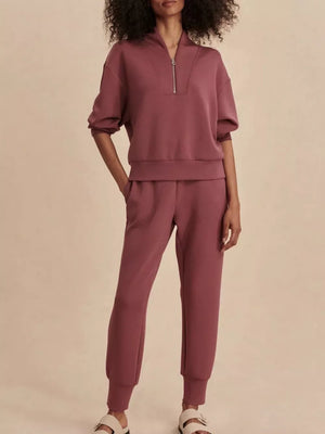 sweatshirt and wide-leg pants set in Black with zipper and full-length