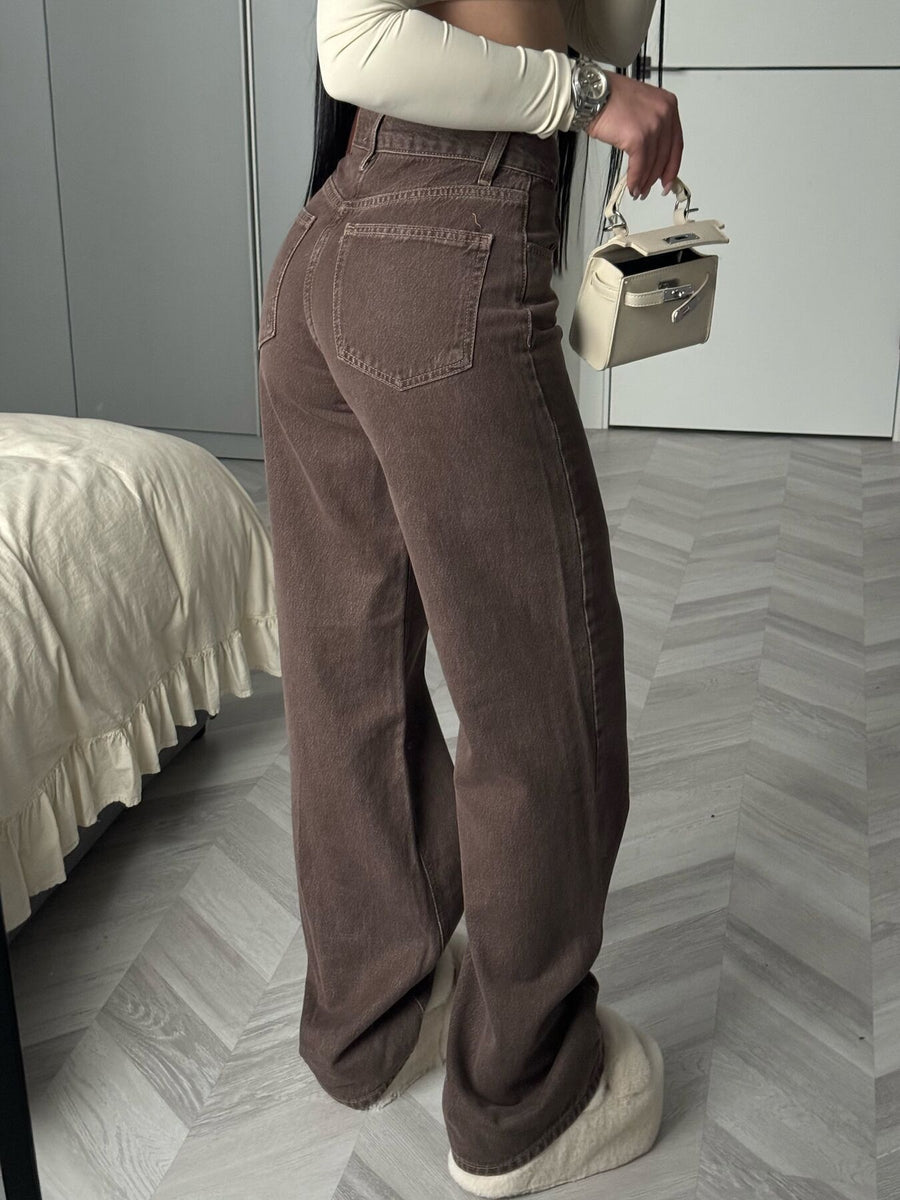 95% cotton, 5% spandex Care instructions: Machine wash cold wide-leg jeans in Brown with flared silhouette