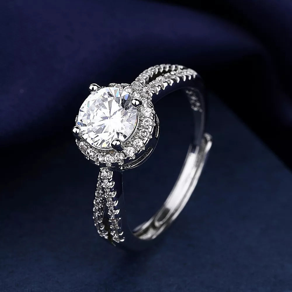 ring in silver featuring 1 carat moissanite and round fit