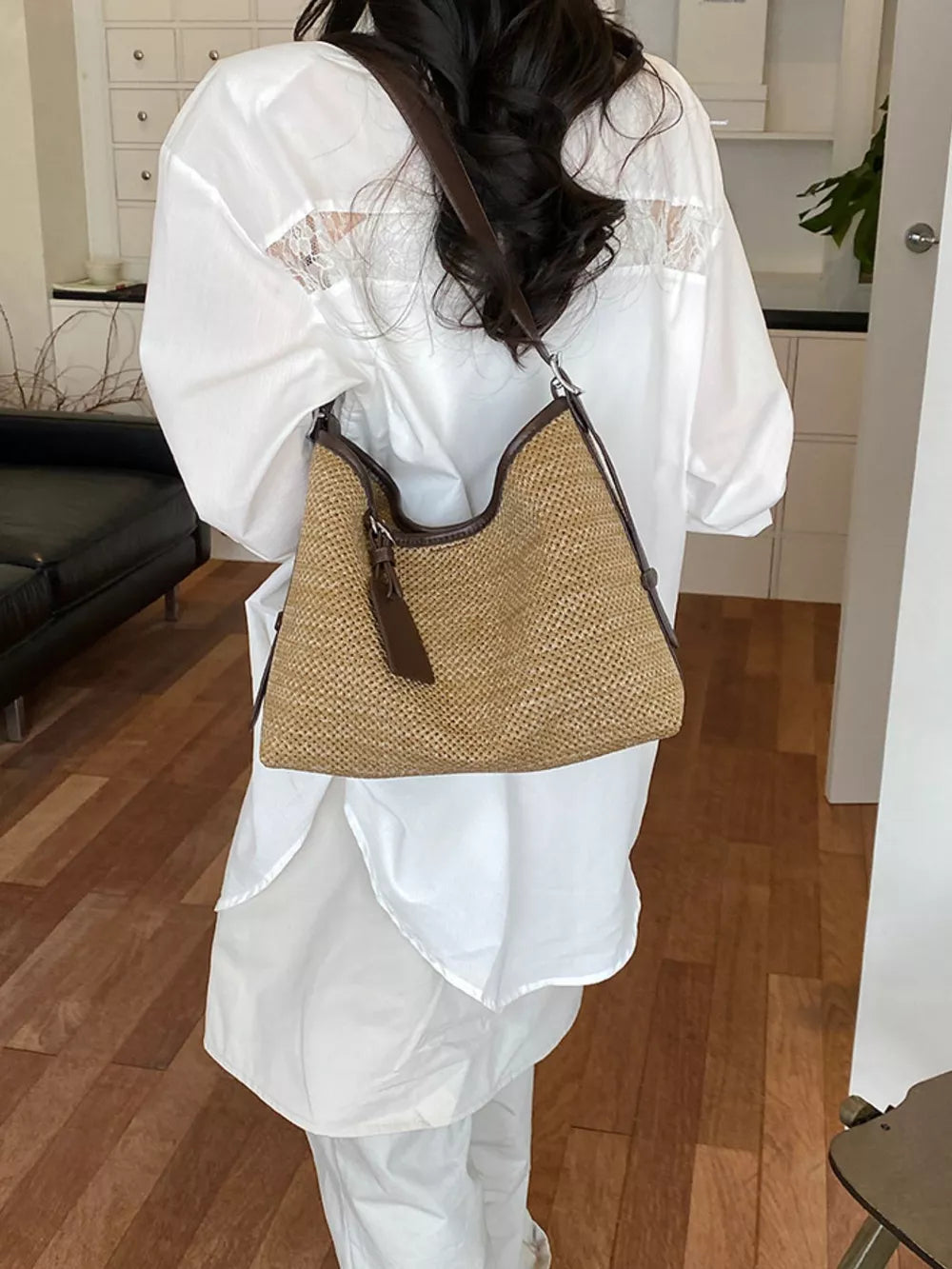 shoulder bag in tan featuring woven and relaxed fit