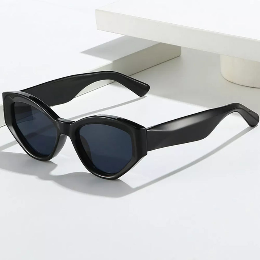 sunglasses in Light Green with tortoiseshell and UV400 protection