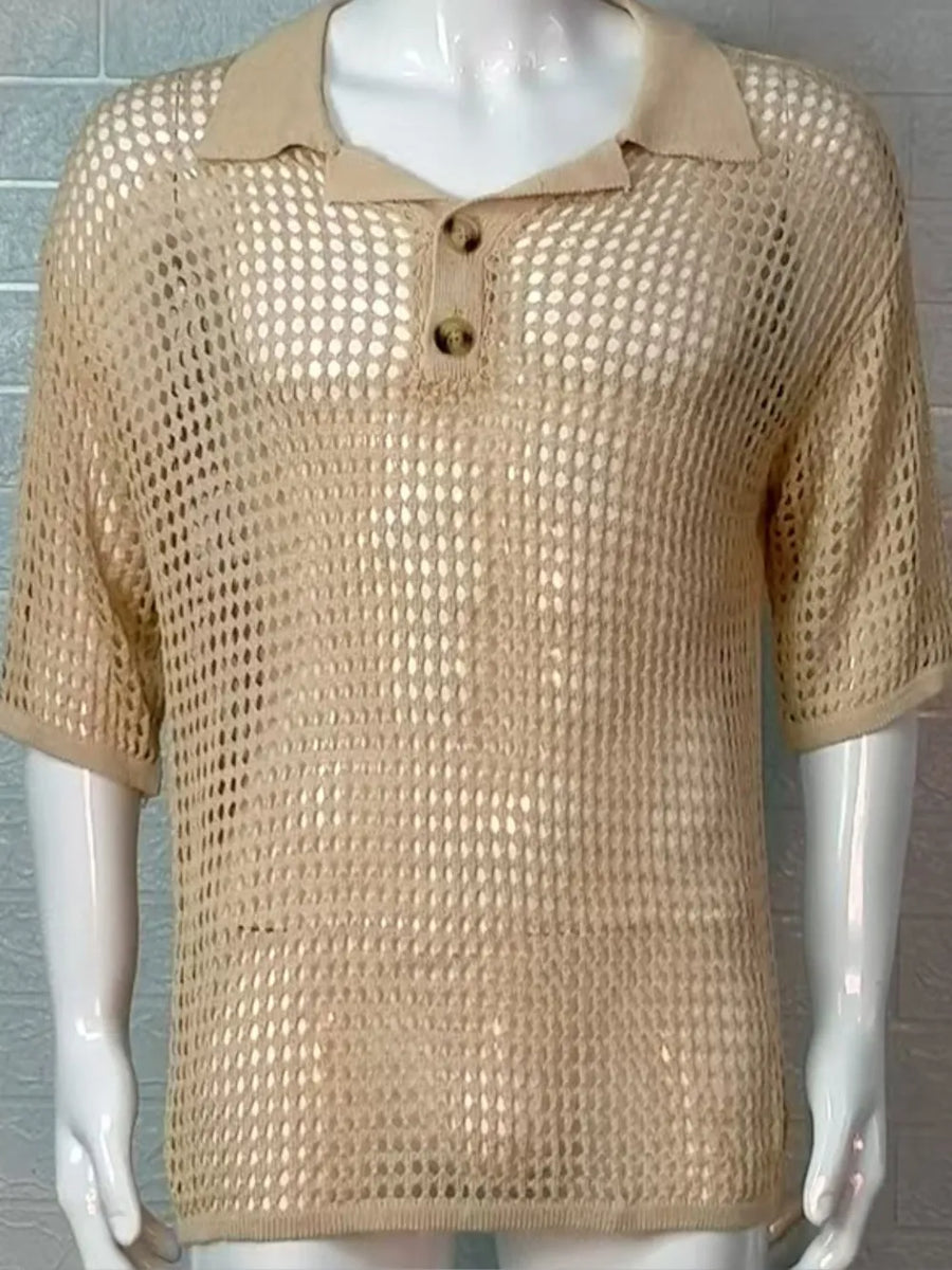 Open-knit polo shirt in Khaki with pointed collar and two buttons.