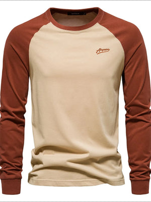 Colorblock raglan tee in beige and rust with embroidered logo and crew neck.