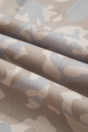 98% cotton, 2% elastane Care instructions: Machine wash cold jeans in light gray with barrel silhouette