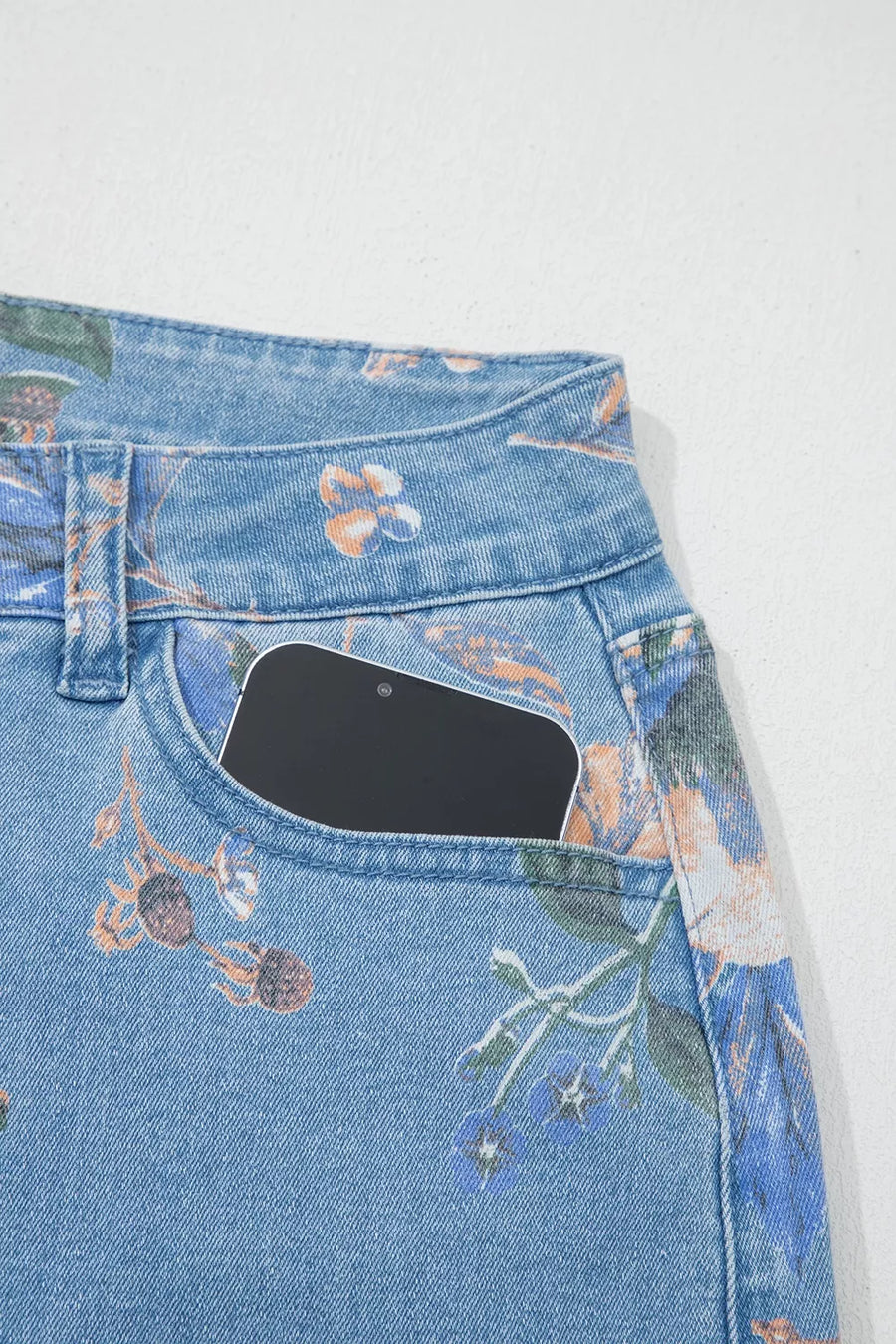wide-leg jeans in light blue with pocketed and full-length