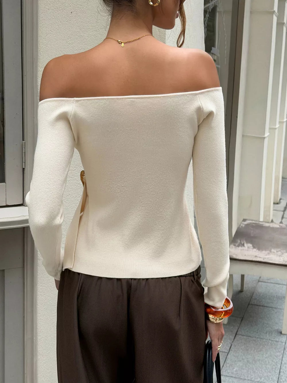 modern off-shoulder top in Apricot with off-shoulder