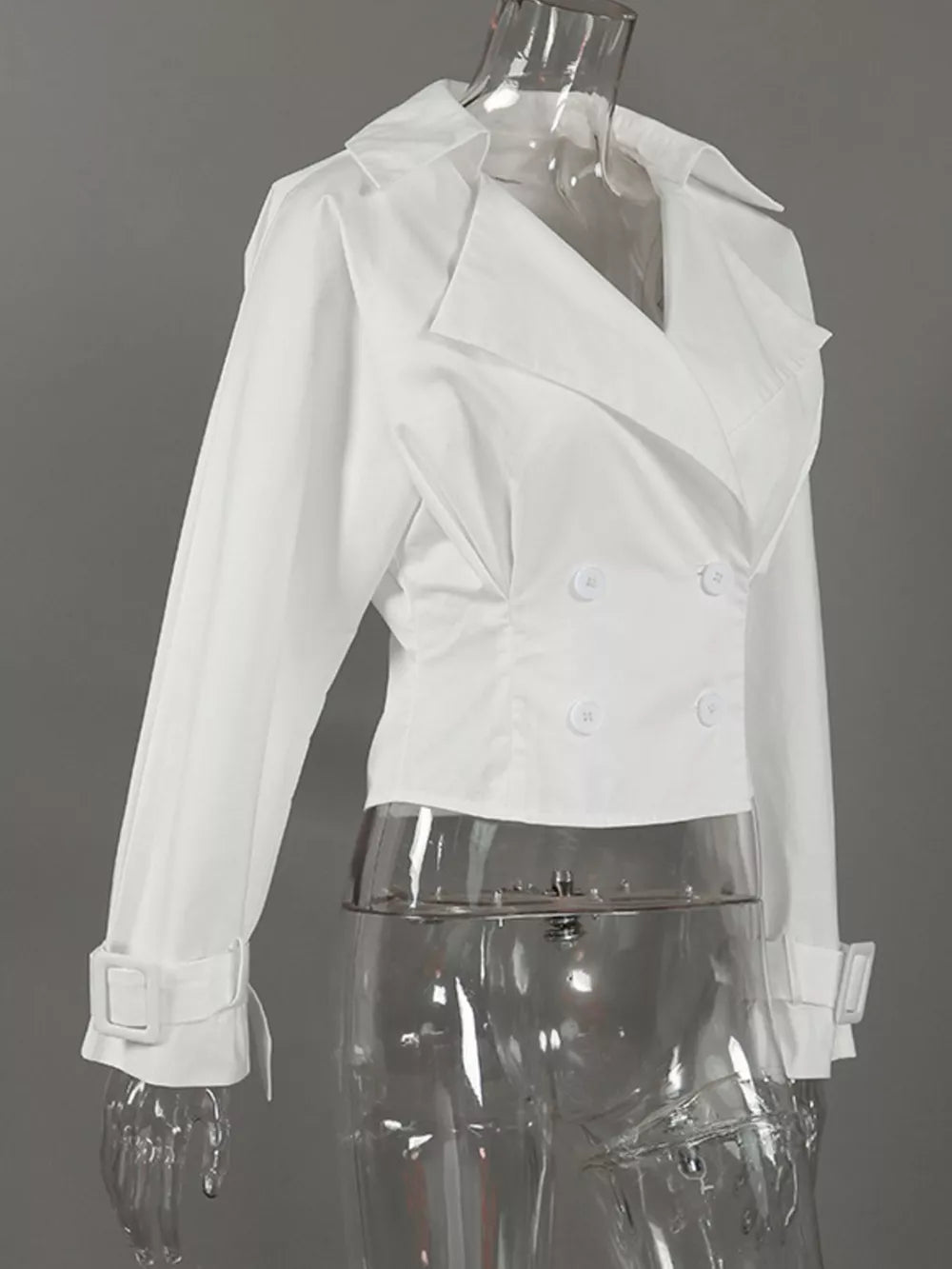 White fitted blazer with notch lapel