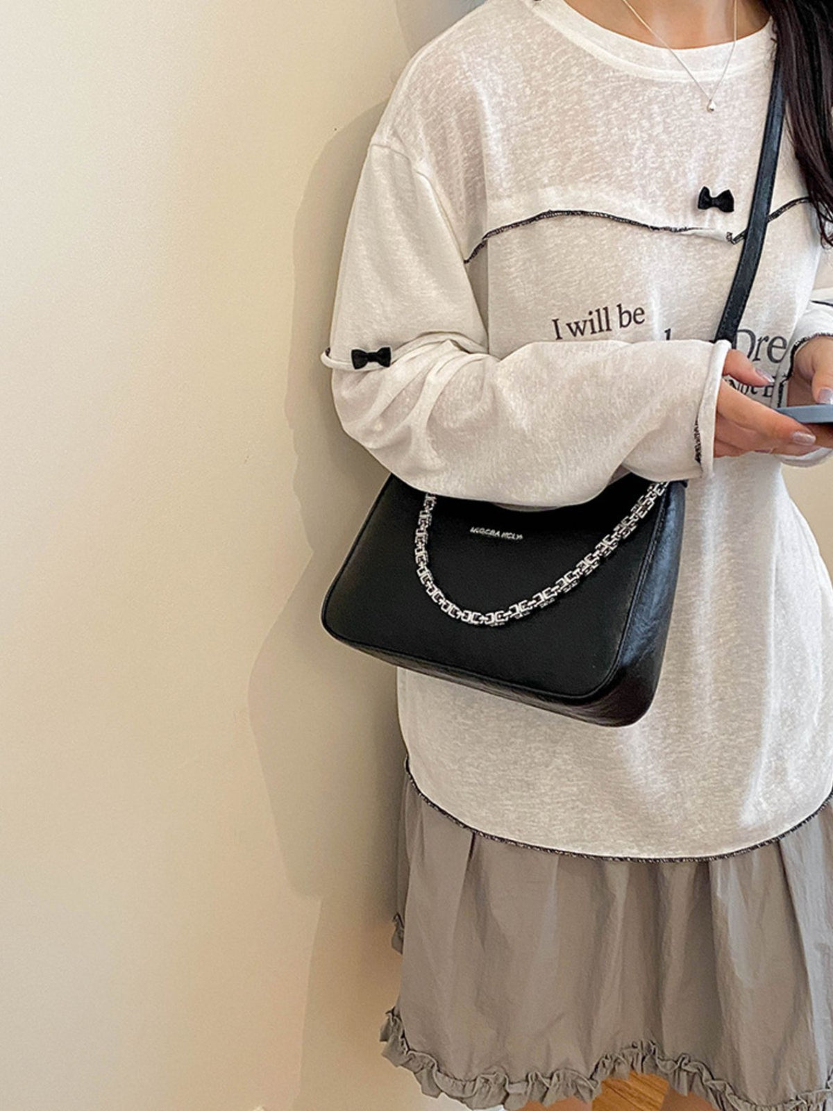 Chain Detail Shoulder Bag in Black