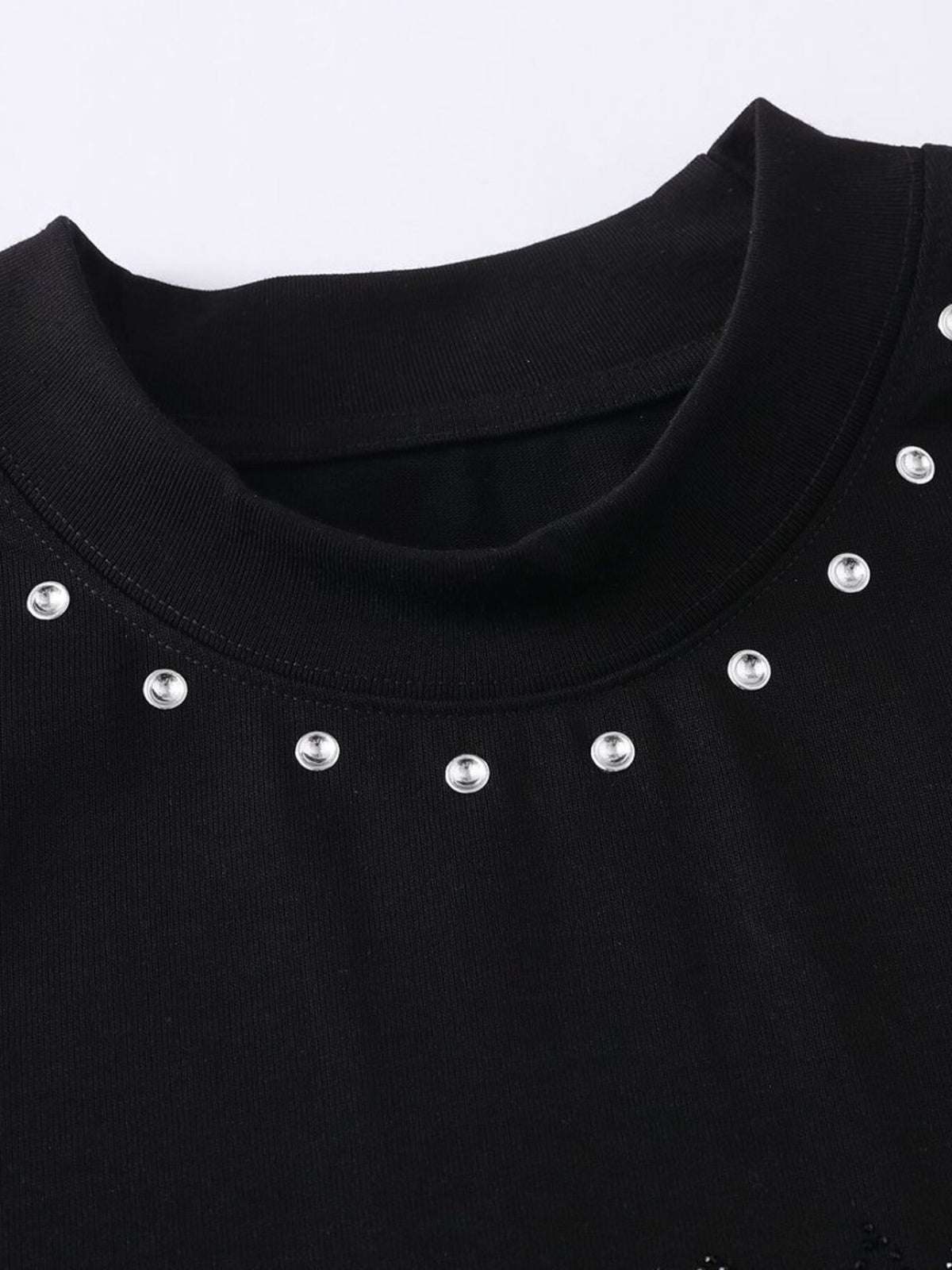 95%cotton,5%spandex Care instructions: Machine wash cold t-shirt in Black with oversized silhouette