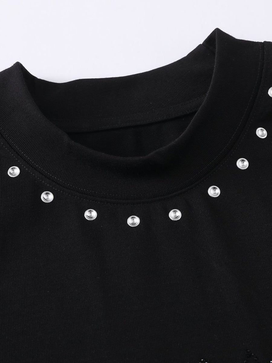 95%cotton,5%spandex Care instructions: Machine wash cold t-shirt in Black with oversized silhouette