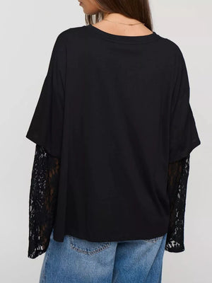 Black t-shirt with pullover and floral