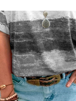 Grey brushstroke stripe t-shirt with a crew neck and short sleeves, styled with a necklace.