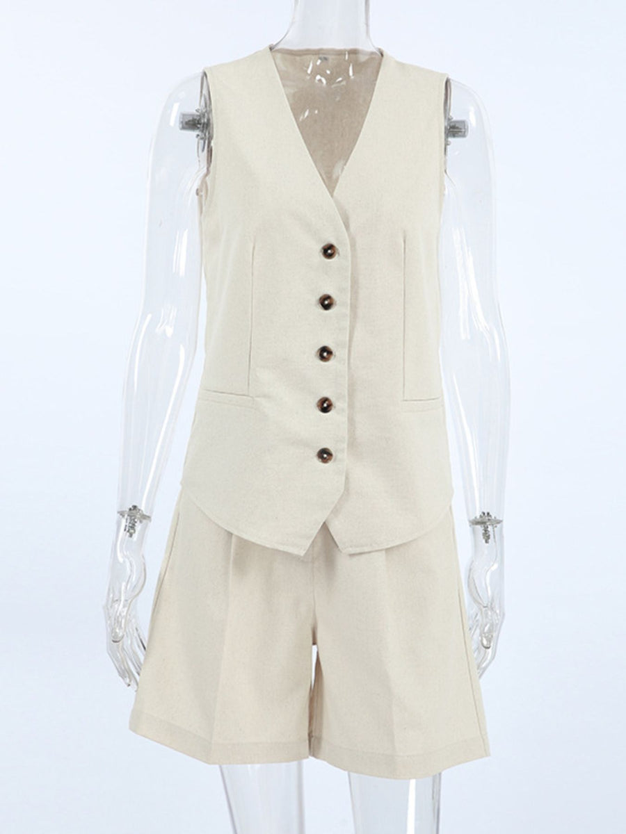 Buttoned vest and shorts set in beige cotton with V-neck and button front.