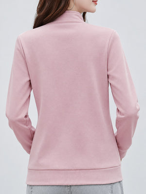 Cotton and polyester blend containing at least 70% but less than 80% cotton and sweatshirt in cream with regular silhouette