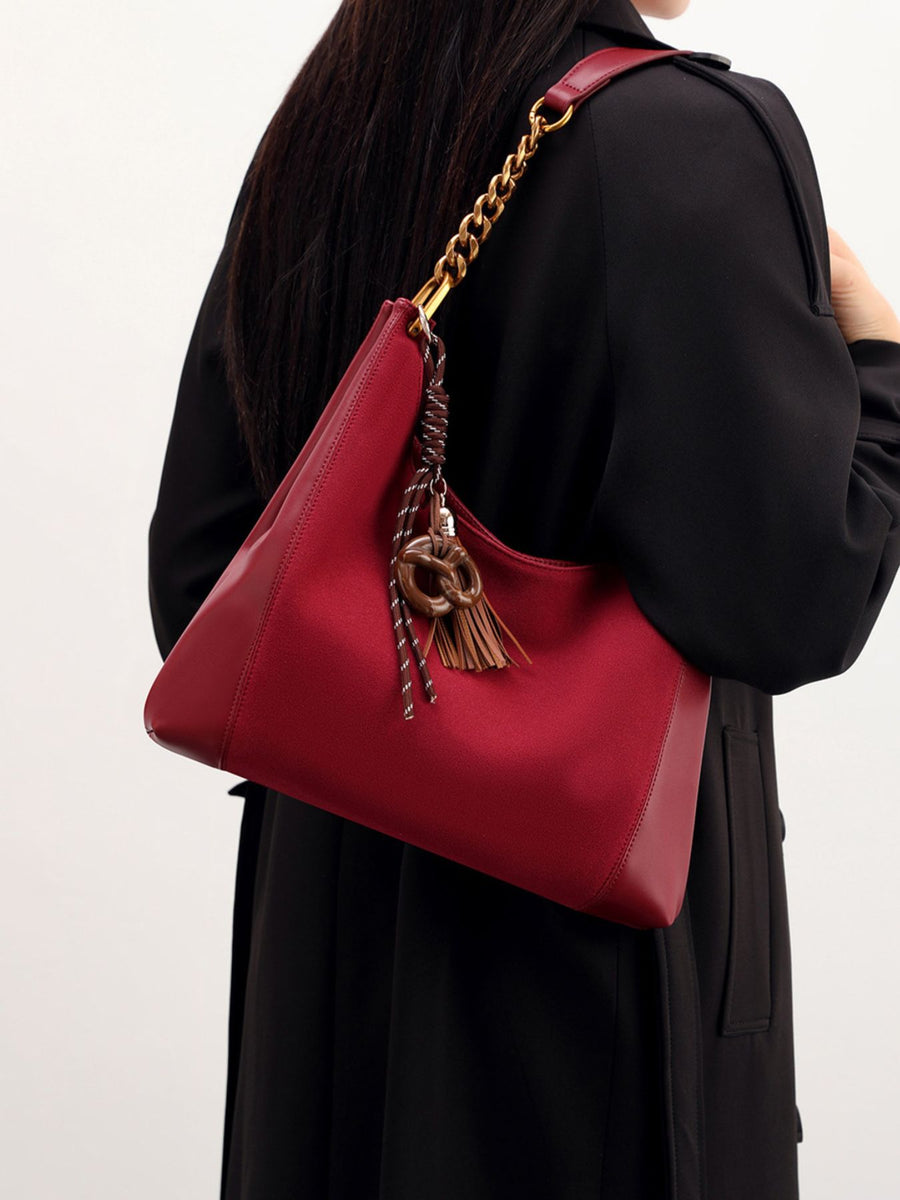 shoulder bag in burgundy