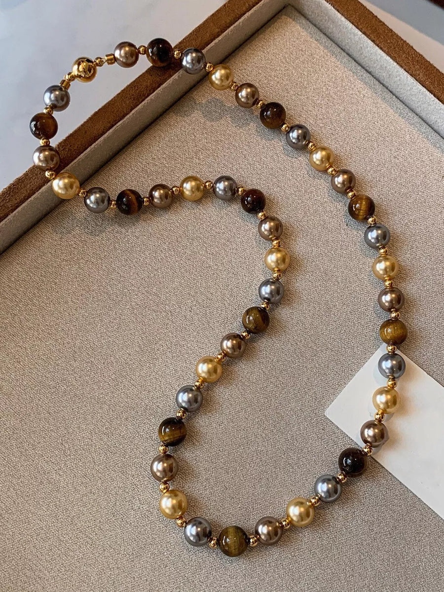 Camel necklace with choker and magnetic clasp