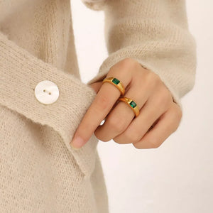 ring in gold featuring gold-plated and fitted fit