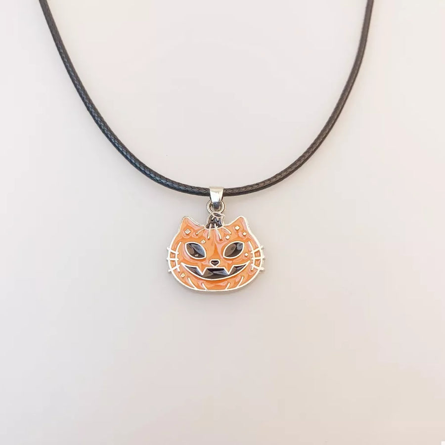 necklace in black with pendant and 15.7 inch chain