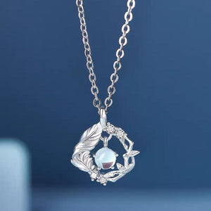 925 sterling silver,Zircon Care instructions: Avoid wearing during exercise, as necklace in Silver with circular silhouette