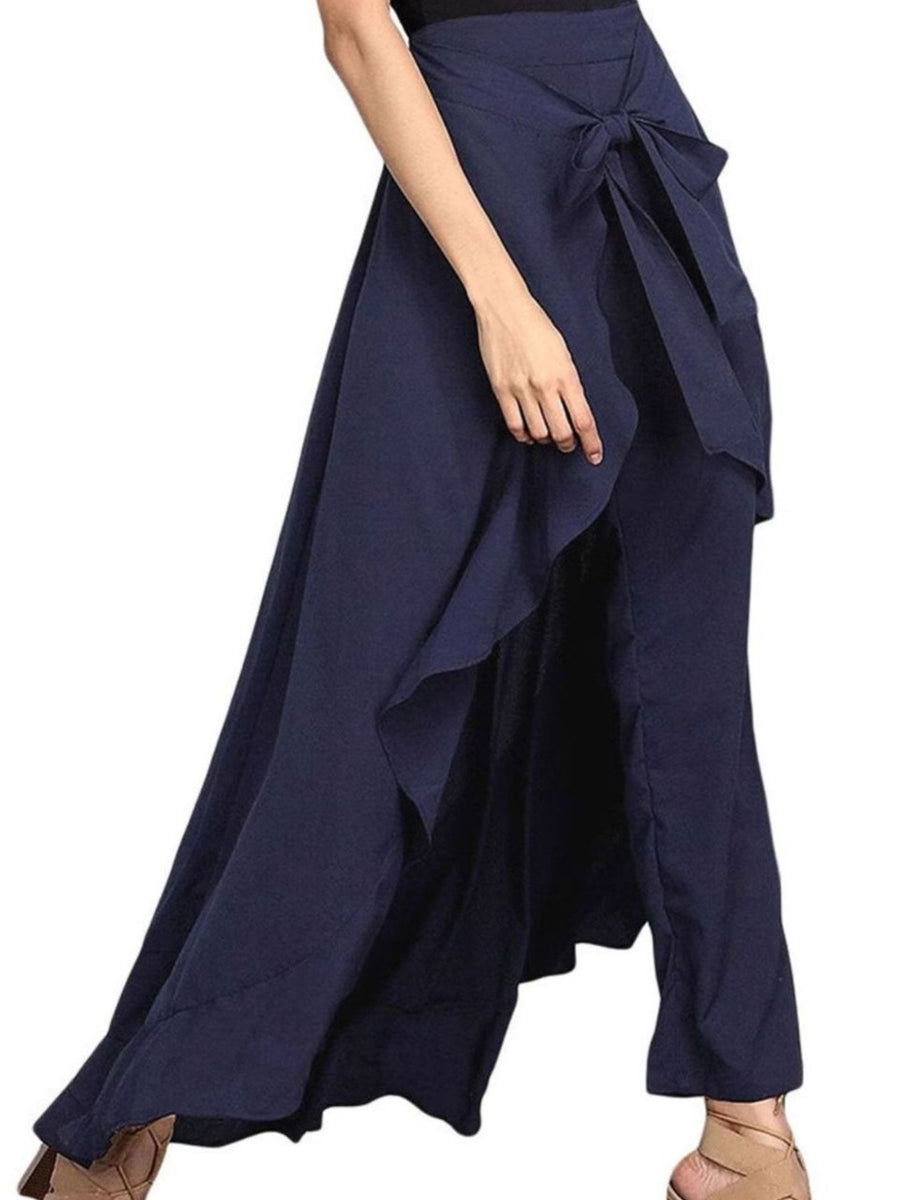 wide-leg pants in Red with tied and full-length
