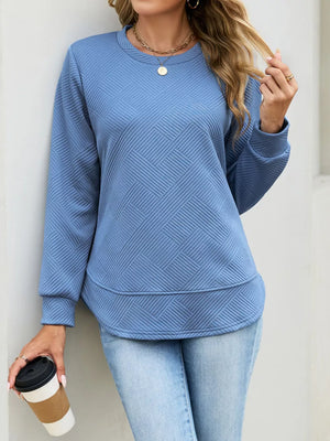 sweatshirt in dusty blue with geometric and stretch