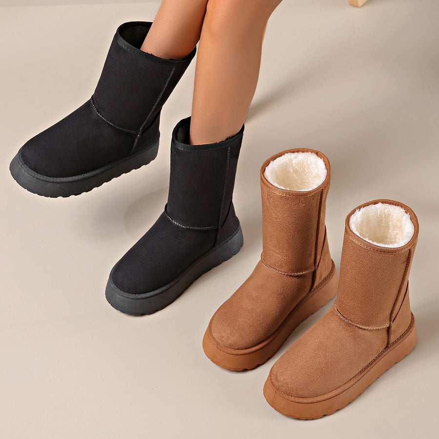 boots in black featuring round toe and straight fit