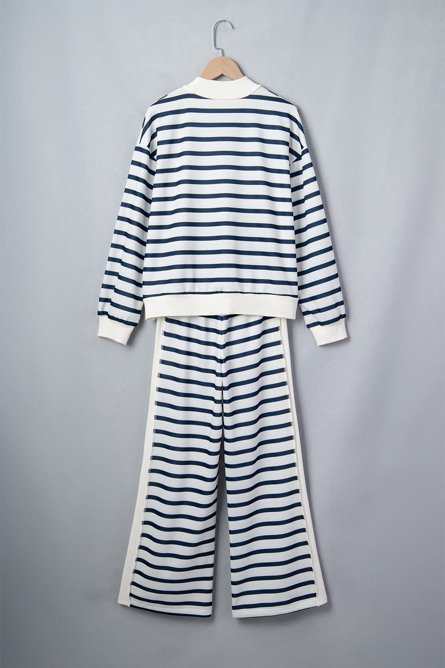 lounge set featuring striped in navy blue with 100% polyester Care instructions: Machine wash cold texture