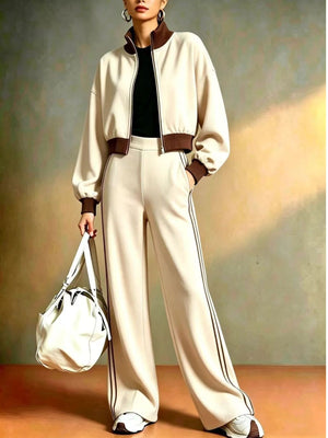 tracksuit in cream featuring pocketed and relaxed fit