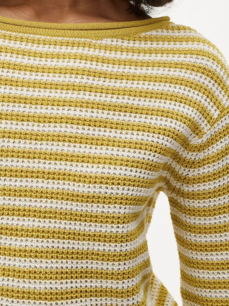 pullover sweater in light blue with boat neck and long sleeve