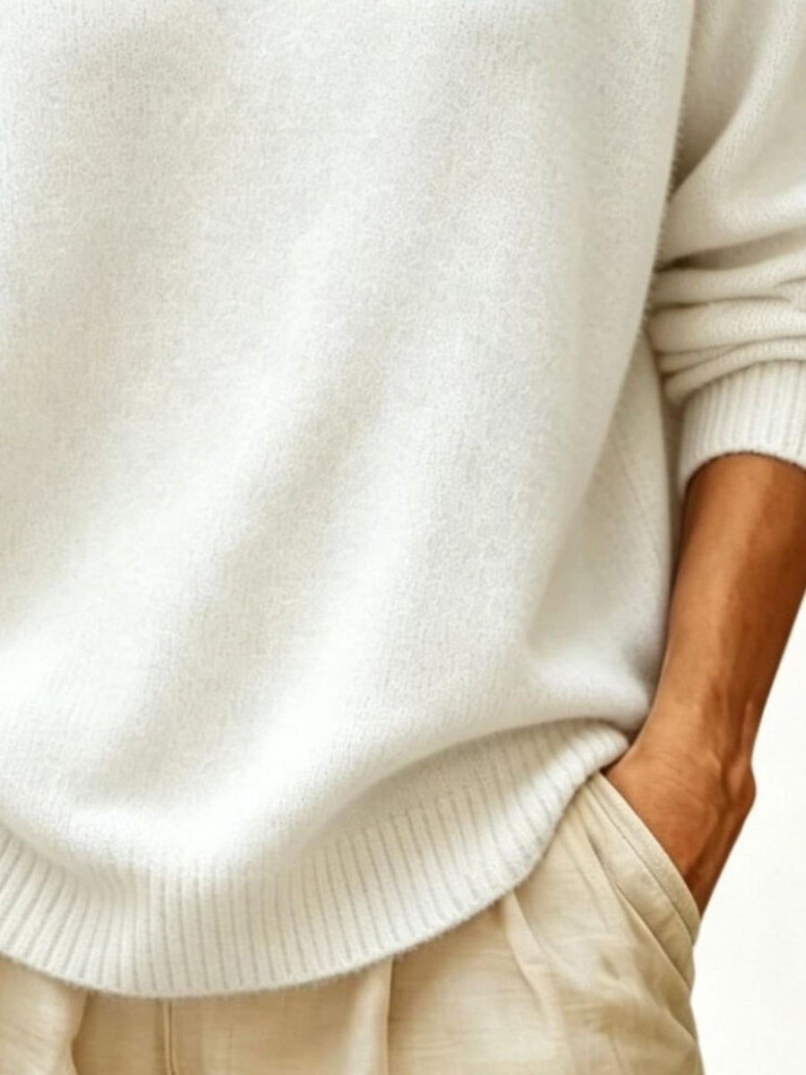 classic pullover sweater in Burgundy with round neck