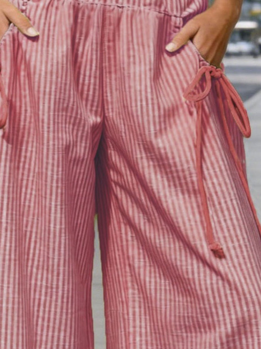 wide-leg pants in Red