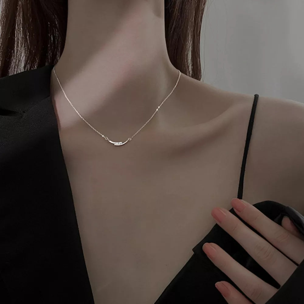 Gold necklace with collar length and hook-and-eye