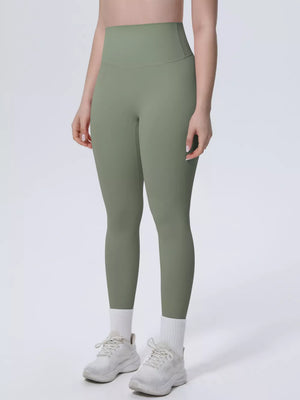 80% nylon, 20% spandex Care instructions: Machine wash cold leggings in Black with fitted silhouette