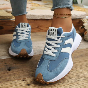 sneakers in Red with striped and round toe