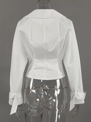 blazer in white with double-breasted and cropped