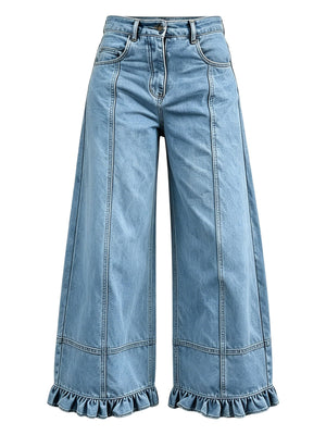 jeans in light blue featuring buttoned and flared fit