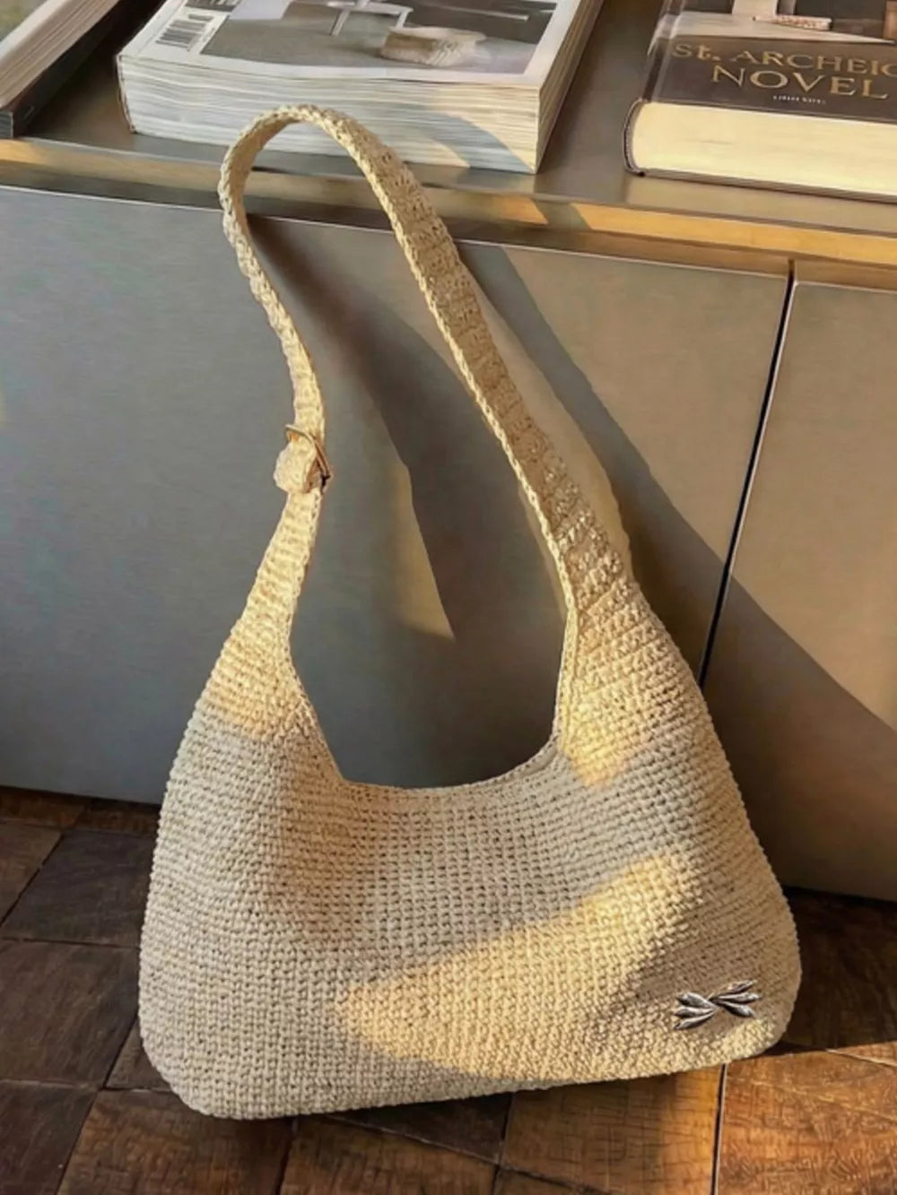 Woven Casual Beach Shoulder Bag in Ivory