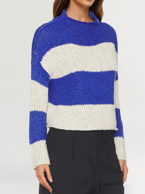 Yellow pullover sweater with cropped and pullover