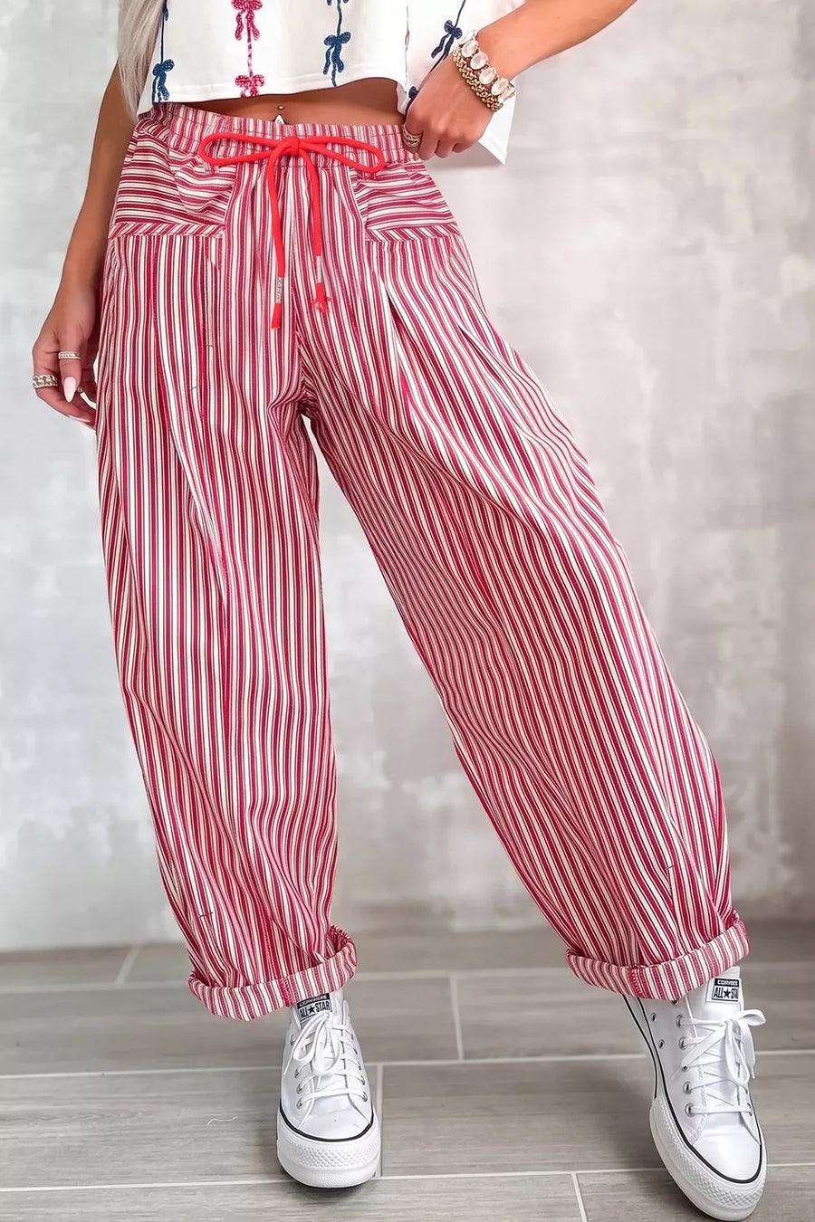100% cotton Care instructions: Machine wash cold wide-leg pants in Black with loose silhouette
