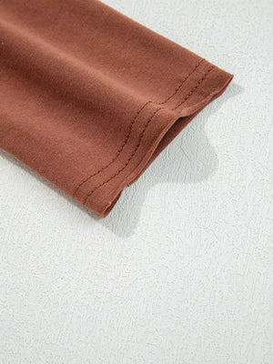 t-shirt in Caramel with raw hem and hip-length