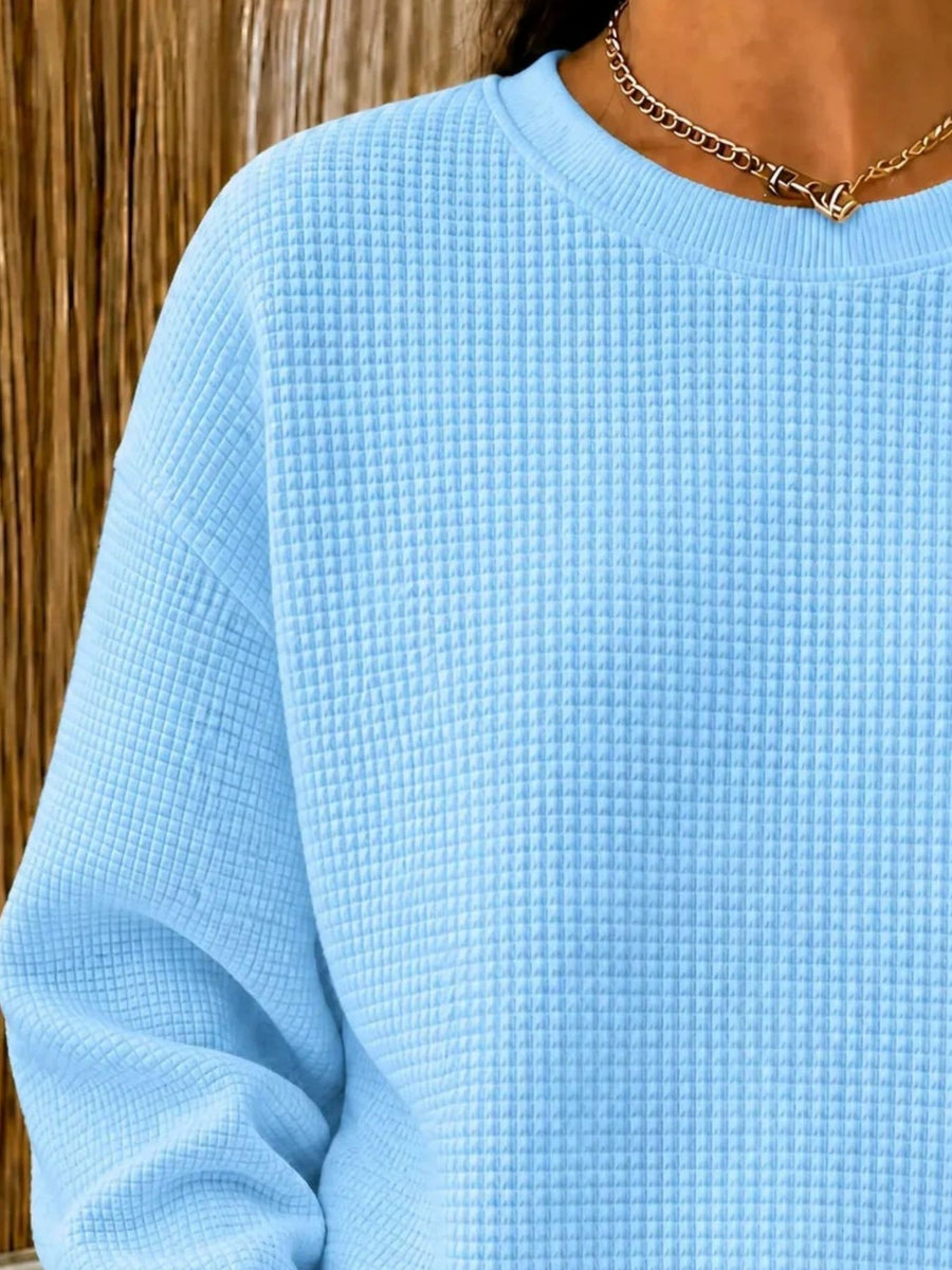 Navy sweatshirt with hip-length and pullover