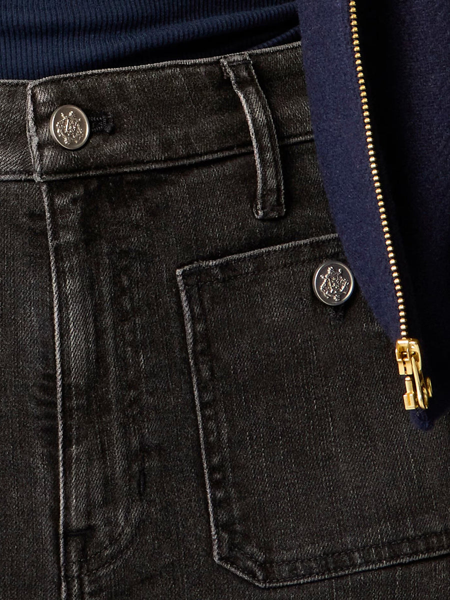 High-Waisted Jeans With Pockets in indigo with pocketed