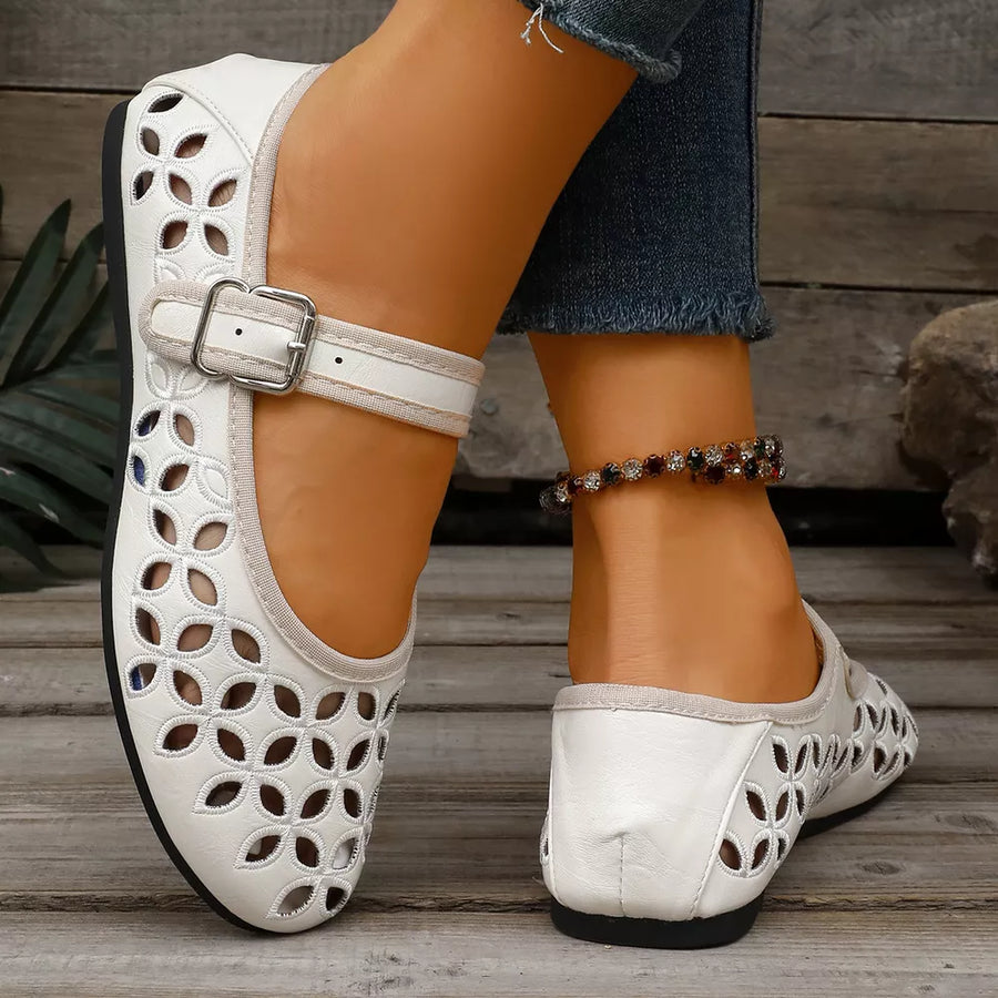 flats featuring floral in Silver with PU Leather, Rubber Imported Size &amp texture