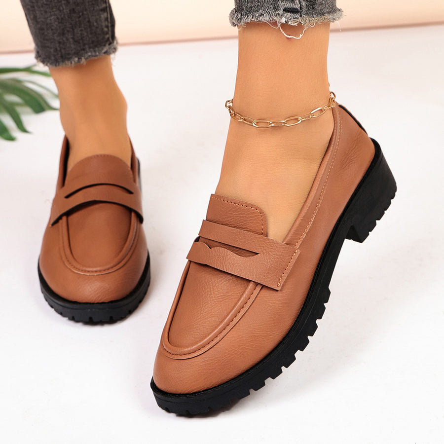 Classic Minimalist Penny Loafers in Black